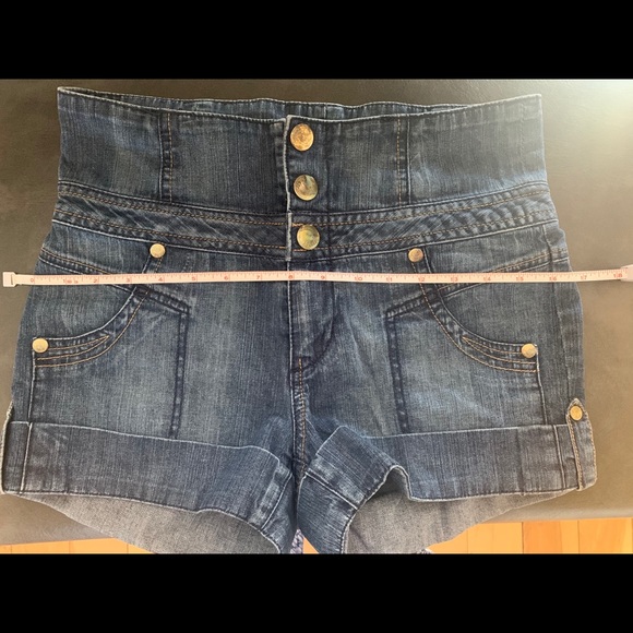 Guess high waisted denim shorts - Picture 7 of 7
